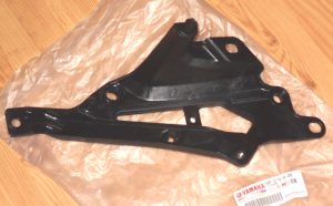 YAMAHA YFZ450R YFZ450X  RIGHT HEADLIGHT, FRONT FENDER STAY MOUNT 18P-21514-00-00