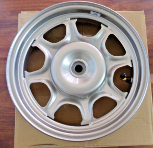 HONDA NCW50, METROPOLITAN 50 REAR WHEEL, RIM & REAR BRAKE DRUM 42650-GJB-305ZB