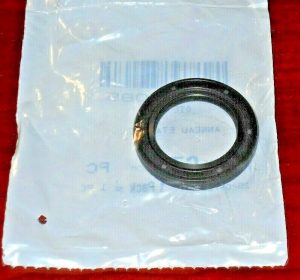 CAN-AM DEDFENDER, OUTLANDER, RENEGADE, COMMANDER CRANKCASE, GEAR BOX OIL SEAL