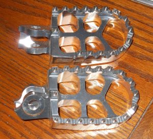 SUZUKI RMZ250 RMZ450 RMZ 250 450 EVOLUTION SCAR ALUMINUM FOOTPEGS FOOT PEGS WIDE