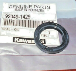 KAWASAKI KLX110, BRITZ, FURY ENGINE OUTPUT (SPROCKET) SHAFT OIL SEAL 92049-1429