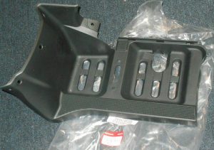HONDA RECON 250 RIGHT FLOORBOARD, FLOOR FOOT SPLASH GUARD 80121-HM8-A50ZA,02-04