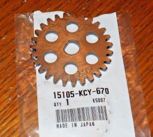 HONDA XR400, TRX 400EX, 400X ENGINE OIL PUMP DRIVE GEAR, SPROCKET 15105-KCY-670