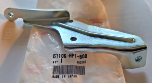 HONDA TRX450R TRX 450R LEFT SIDE FRONT FENDER / HEADLIGHT MOUNTING BRACKET