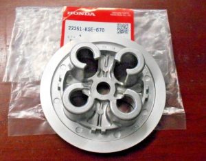 HONDA CRF150R, CRF 150R CRF150RB ENGINE CLUTCH BASKET CENTER HUB PRESSURE PLATE, 22351-KSE-670