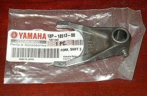 YAMAHA YFZ450R,YFZ450X YFZ 450R 450X ENGINE TRANSMISSION SHIFT FORK 18P-18513-0