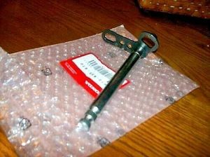 HONDA CRF150R CRF150 ENGINE GEAR SHIFT SHAFT SPINDLE 07-22, 24610-KSE-670