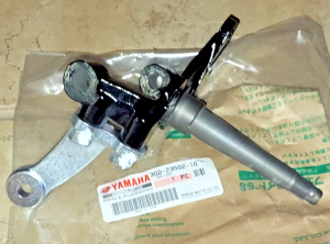 YAMAHA BANSHEE, WARRIOR RAPTOR 125, 250, 350 OEM RIGHT SIDE STEERING KNUCKLE