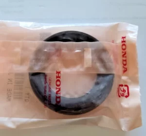 HONDA ATC TRX 250R, CR250, CR450, CR480, CR500 ENGINE CRANKSHAFT CRANK OIL SEAL 91201-KA4-004